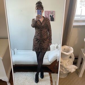 LOMG SLEEVE SHEER MESH TIGER PRINT DRESS BUTTON FROMY COLLAR STRETCH WILD FABLE